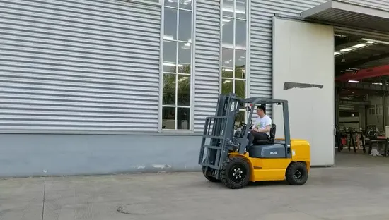 Chariot élévateur diesel automatique à trois mâts, 4 tonnes, 4 000 kg